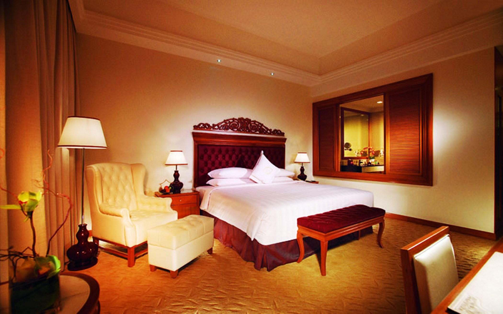 Royale Chulan Kuala Lumpur Hotel Kültér fotó A room at the hotel