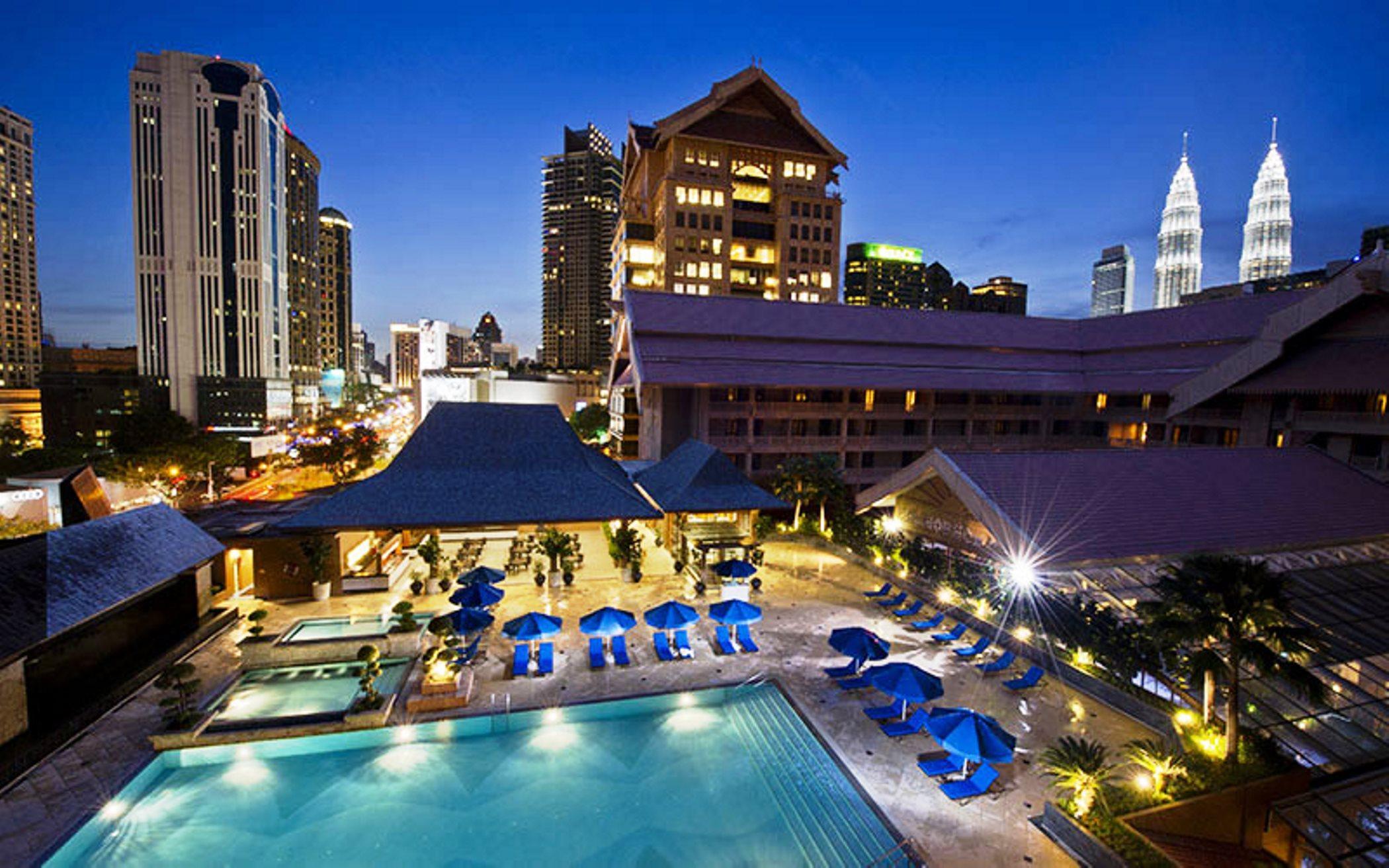 Royale Chulan Kuala Lumpur Hotel Kültér fotó The hotel's pool