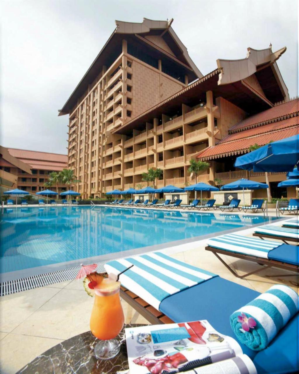 Royale Chulan Kuala Lumpur Hotel Kültér fotó The Royal